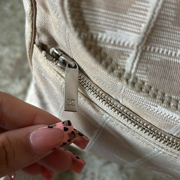 Chanel - Picture 2 of 9